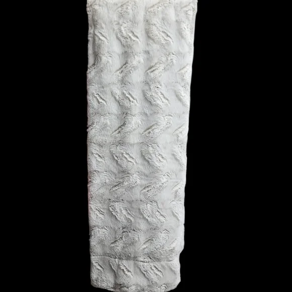 Max Studio Faux Fur Luxury Throw Blanket Decor Soft & Cozy Oversized 50"x70" New - Picture 3 of 12